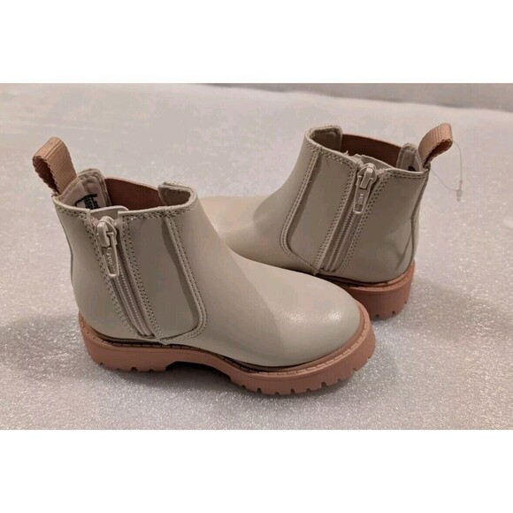 Wonder Nation Toddler Size 8 Girls Chelsea Lug Sole Boots Faux Leather - Picture 3 of 6